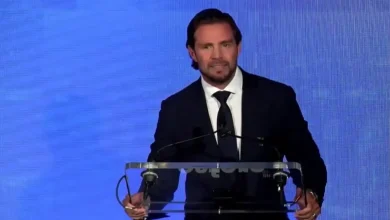 Polícia Federal prende ex-presidente do Banco Regional de Brasília em Operação Compliance Zero, enquanto ex-banqueiro negocia delação premiada que pode devolver R$ 40 bilhões.