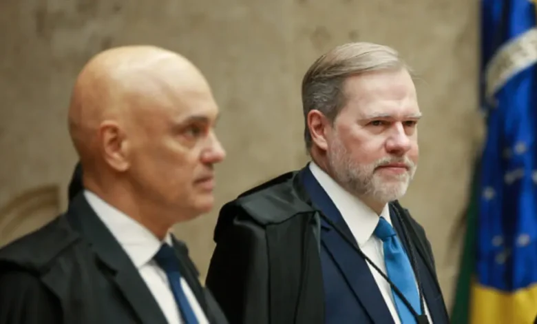 Transparência Internacional Brasil denuncia uso de jatos executivos por integrantes do STF e pede investigações sobre as viagens de luxo de ministros Dias Toffoli e Alexandre de Moraes.