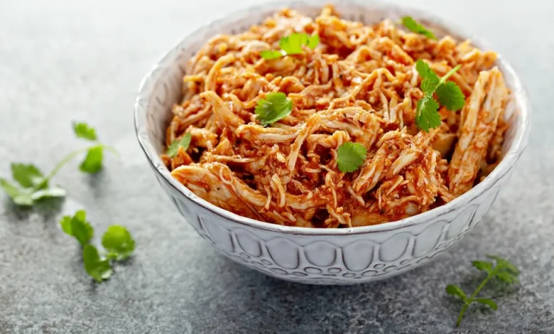 Descubra a quantidade ideal de proteína para otimizar seus ganhos de massa muscular. A Folha de Paraguaçu traz o guia completo para a hipertrofia e seus benefícios.