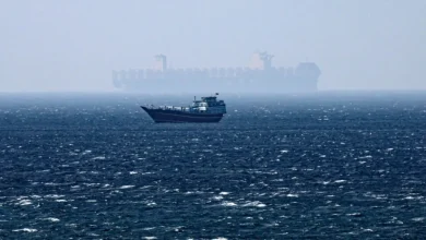 Folha de Paraguaçu investiga a escalada de tensões no Oriente Médio. Saiba como o Irã reagiu às ameaças dos EUA sobre o controle do estratégico Estreito de Ormuz e seu impacto global.