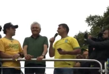 Ronaldo Caiado se apresenta como opção atraente para eleitores de centro-direita, oferecendo gestão testada e abordagem pragmática, mas sua relação com o STF é complexa e ambígua.