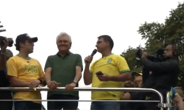 Ronaldo Caiado se apresenta como opção atraente para eleitores de centro-direita, oferecendo gestão testada e abordagem pragmática, mas sua relação com o STF é complexa e ambígua.