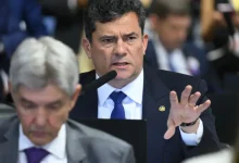 Senador Sergio Moro questiona Jorge Messias sobre tese de doutorado e atuação da Advocacia-Geral da União em patrulhamento da internet e relação entre Lula e Nicolás Maduro.