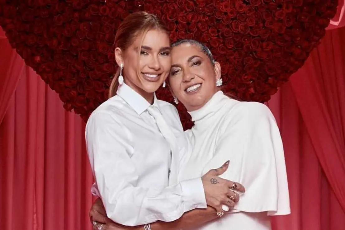 Mãe de Virginia Fonseca Explica Curtida Polêmica e Desmente Crise 6 Margareth Serrão, mãe de Virginia Fonseca, causou alvoroço nas redes sociais. Saiba como uma curtida 'acidental' em post sobre crise com Vini Jr. foi esclarecida. Leia agora!