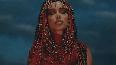 A Justiça do Rio de Janeiro condenou a cantora Anitta a pagar R$ 25 mil por usar imagem de dançarina sem autorização em campanha promocional de 2022.