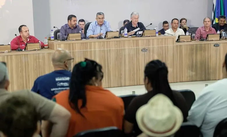 Audiência pública em Martinópolis debate prioridades para o Orçamento 2027 com foco em centros TEA e habitação. Confira os investimentos anunciados.