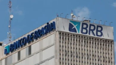 "Banco de Brasília anuncia acordo inédito para vender ativos herdados do Banco Master no valor de até R$ 15 bilhões, visando reforçar caixa e conter crise de liquidez.