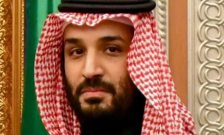 Descubra quem são os 10 donos de clubes de futebol mais ricos do mundo e entenda como os bilionários estão transformando o esporte em um negócio de alto impacto.