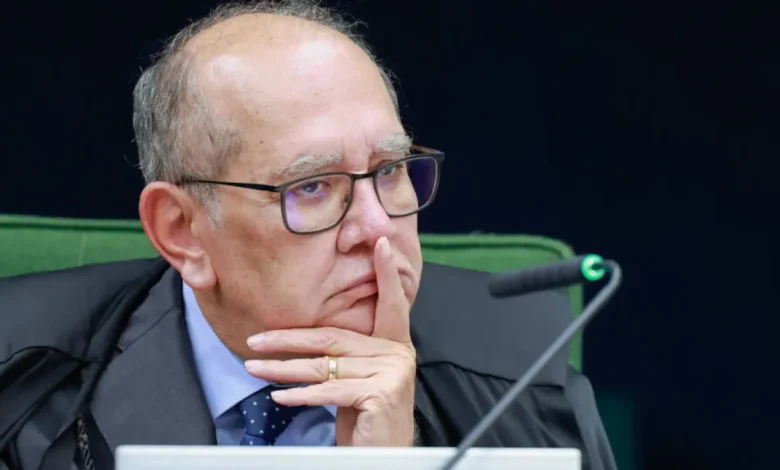 Gilmar Mendes defende indicação de Jorge Messias para STF, apesar de críticas vazias e apressadas, destacando sua experiência e formação acadêmica.