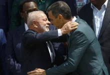 Líderes de esquerda de vários países, incluindo Brasil, Espanha e Colômbia, se reúnem em Barcelona para discutir crise bélica no Oriente Médio e ascensão da extrema direita.