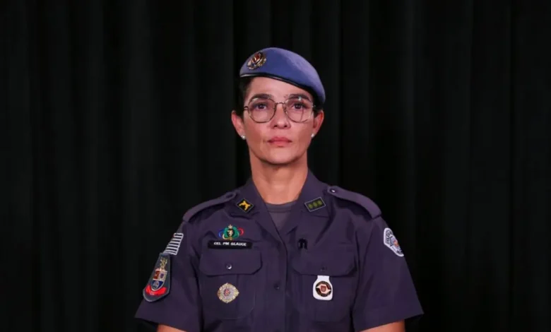 Conheça a coronel Glauce Anselmo Cavalli, a primeira mulher em quase 200 anos a assumir o comando-geral da Polícia Militar de São Paulo. Saiba mais detalhes aqui.