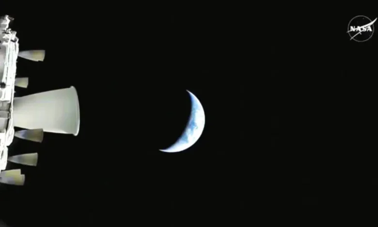 A missão Artemis II faz história ao registrar a primeira imagem da Terra vista do espaço profundo em 54 anos. Descubra a importância deste voo de teste e o futuro da exploração lunar.