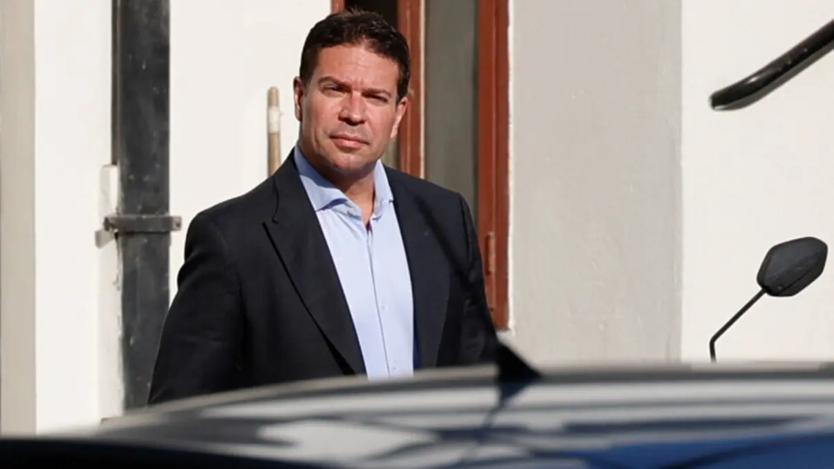 Ex-deputado federal Alexandre Ramagem é preso nos EUA por questões de imigração, acordo e cooperação internacional entre Brasil e EUA.