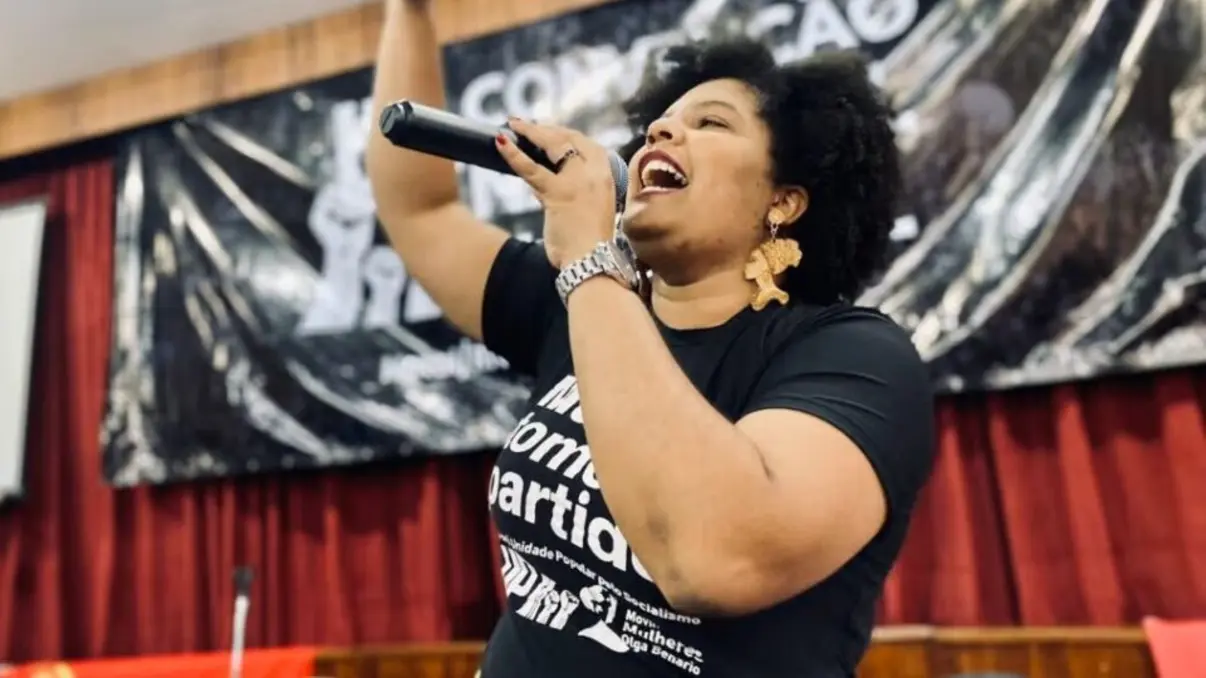 Samara Martins, pré-candidata da Unidade Popular à Presidência, defende causas sociais e econômicas, como resistência à terceirização e violência contra mulheres e negros.