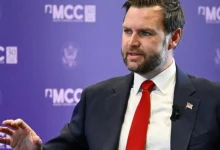 O posicionamento do Papa Leão XIV contra o conflito com o Irã gera polêmica. Entenda o embate entre a Igreja e o governo Trump sobre a ética militar.