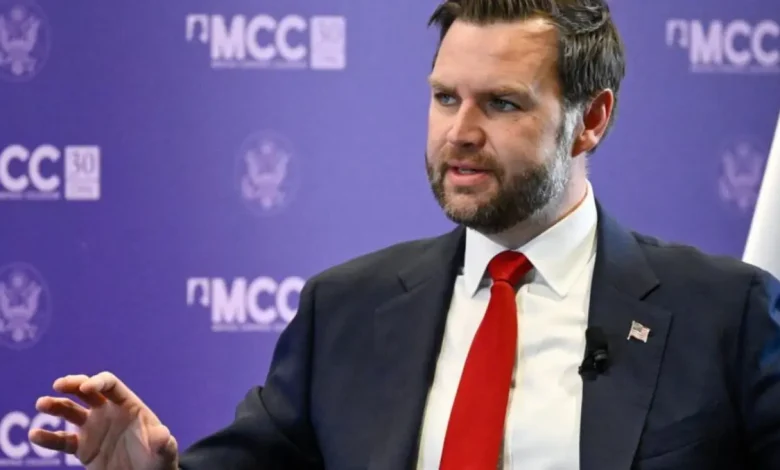 O posicionamento do Papa Leão XIV contra o conflito com o Irã gera polêmica. Entenda o embate entre a Igreja e o governo Trump sobre a ética militar.