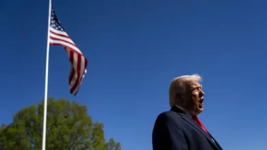 Forças americanas neutralizaram sete lanchas do Irã após ataques contra navios comerciais no Estreito de Ormuz. Confira os detalhes da operação militar.