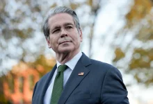 O governo americano aposta na reabertura do Estreito de Ormuz para reduzir o preço dos combustíveis e aliviar o bolso dos cidadãos. Confira os detalhes.