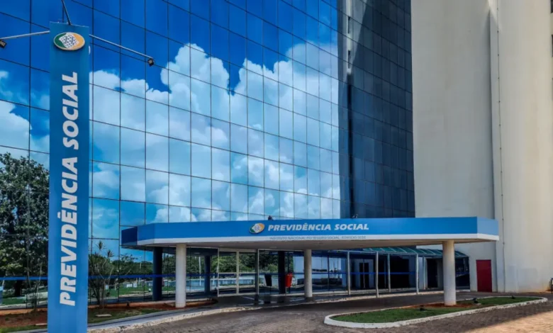 O TCU autorizou o INSS a retomar empréstimos consignados após ajustes de segurança. Confira as mudanças e o que continua proibido para os beneficiários.