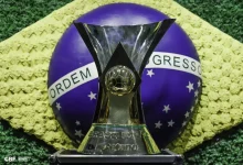 O Brasileirão figura entre os torneios com maior rotatividade de treinadores globalmente. Entenda o impacto dessa instabilidade no futebol brasileiro.