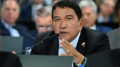 O senador Magno Malta registrou boletim de ocorrência contra uma técnica de enfermagem após ser acusado de agressão durante internação no hospital DF Star.
