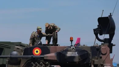 O Exército Brasileiro reformula sua estratégia de defesa, trocando armamento pesado por drones e sensores avançados para enfrentar conflitos modernos.