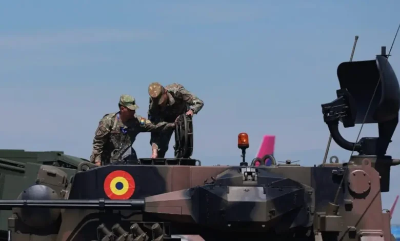 O Exército Brasileiro reformula sua estratégia de defesa, trocando armamento pesado por drones e sensores avançados para enfrentar conflitos modernos.