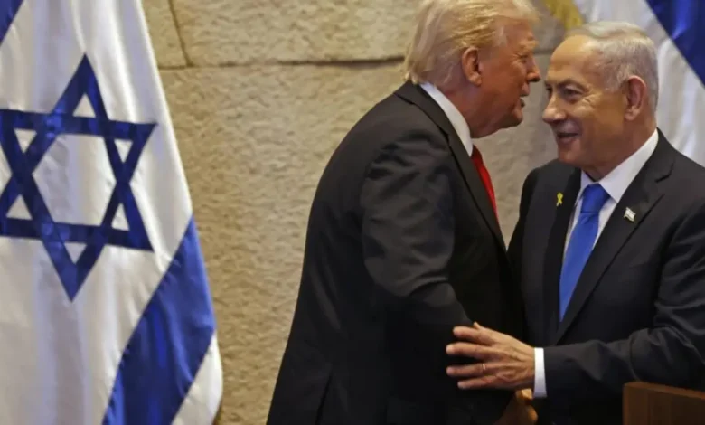 O presidente Donald Trump endurece o tom contra o Irã e descarta novas concessões, sinalizando possível retomada de ataques. Acompanhe os detalhes aqui.