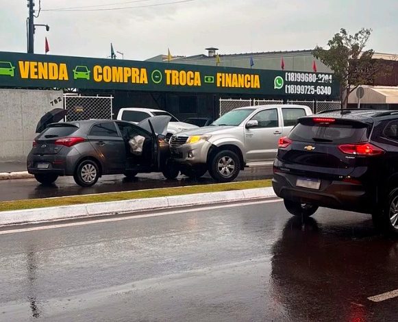 Acidente em Assis Avenida Dom Antonio Colisao de Veiculos Transito Assis Trafego Urbano Noticias Locais