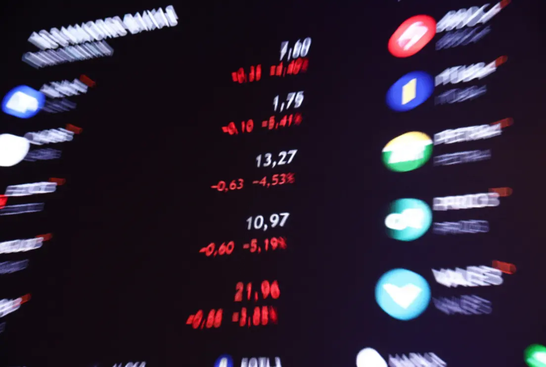 Os ADRs brasileiros registram queda, acompanhando o desempenho da Vale, enquanto investidores monitoram de perto os impactos no mercado financeiro global.
