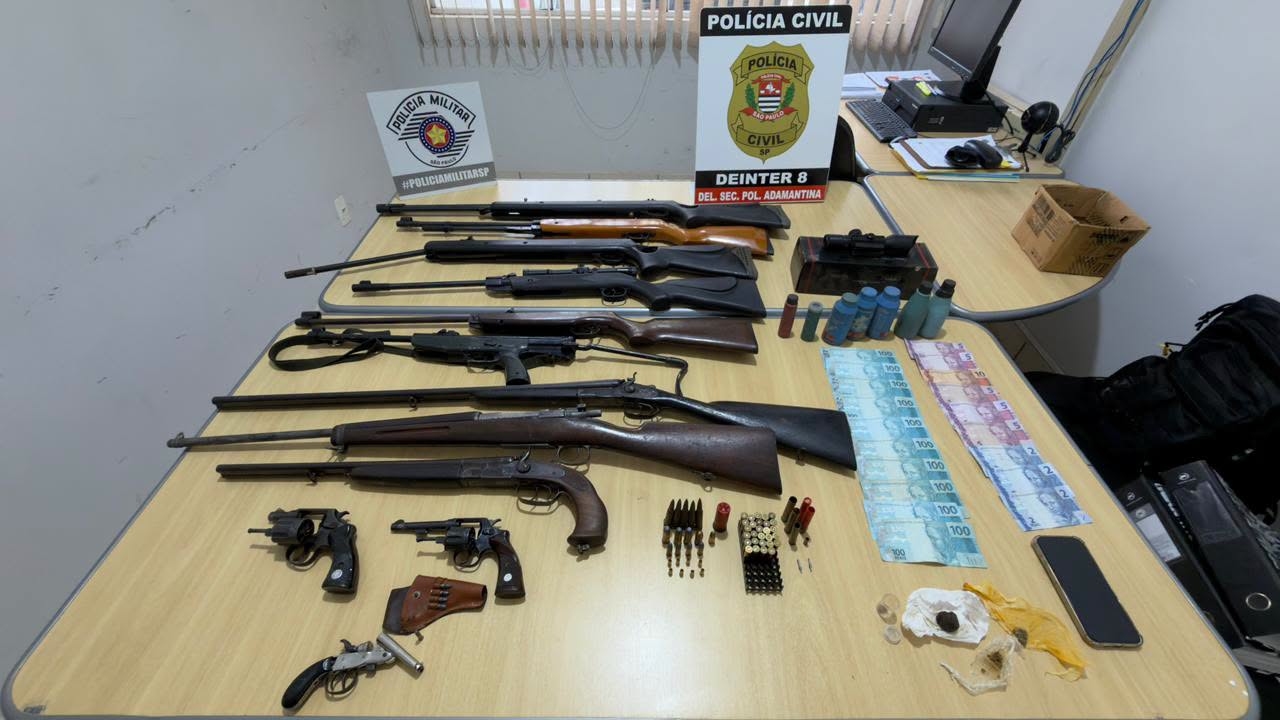 POLICIA CIVIL APREENDE ARMAS E DROGAS