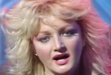 A cantora Bonnie Tyler está internada em estado grave em Portugal após sofrer uma parada cardiorrespiratória durante cirurgia de emergência. Confira os detalhes.