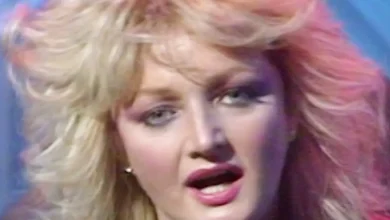 A cantora Bonnie Tyler está internada em estado grave em Portugal após sofrer uma parada cardiorrespiratória durante cirurgia de emergência. Confira os detalhes.