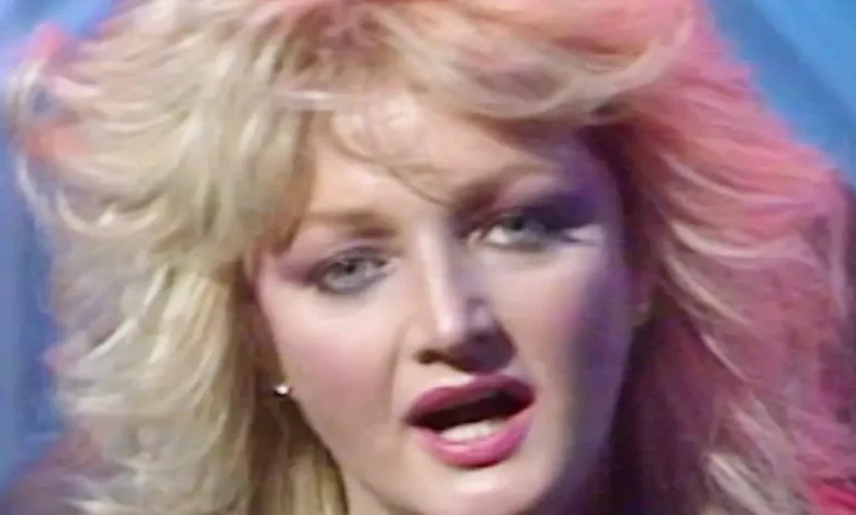 A cantora Bonnie Tyler está internada em estado grave em Portugal após sofrer uma parada cardiorrespiratória durante cirurgia de emergência. Confira os detalhes.