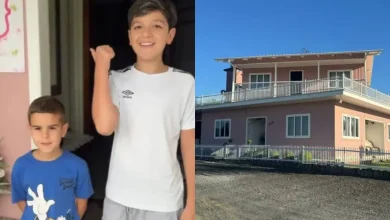 Uma casa que gira? Dois irmãos encantaram a web ao mostrar a residência peculiar construída por seu bisavô. Descubra a história por trás desse projeto único.