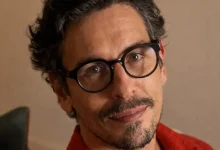 O apresentador João Vicente de Castro abriu o jogo sobre os conflitos com sua mãe, Gilda Midani, e como a terapia transformou o vínculo entre os dois.