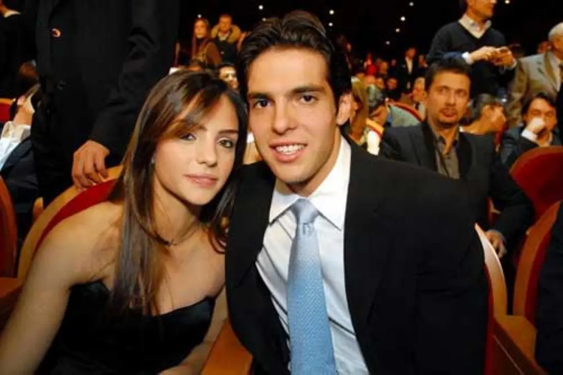 Carol Celico Quebra o Silêncio: Desmente Frase Sobre Kaká e Denuncia Ataques 6 Carol Celico se manifesta em vídeo e desmente categoricamente a falsa alegação de que teria se separado de Kaká por ele ser 'perfeito demais'. Ela denuncia ataques misóginos e busca reparação legal. Entenda o caso.