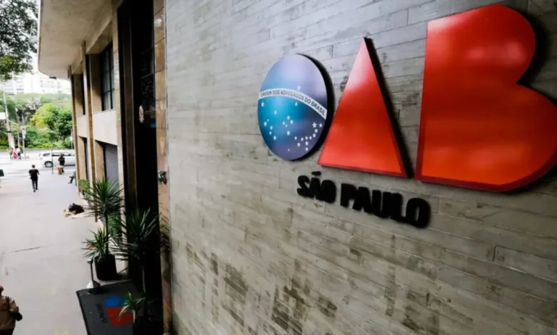 A OAB-SP alertou que a classificação do PCC e CV como terroristas globais pelos EUA ameaça a soberania do Brasil e pode gerar sanções econômicas graves.
