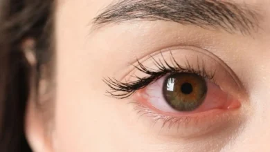 Na era digital, a Folha de Paraguaçu revela como proteger sua visão do cansaço visual e doenças graves. Descubra hábitos simples e alimentos essenciais para a sua saúde ocular!