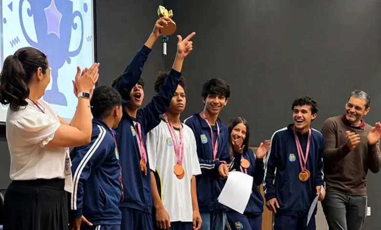 Estudantes de três escolas municipais de Paraguaçu Paulista chegam à final do Festival Videos for Change. Vote nos projetos locais e apoie nossa juventude engajada!