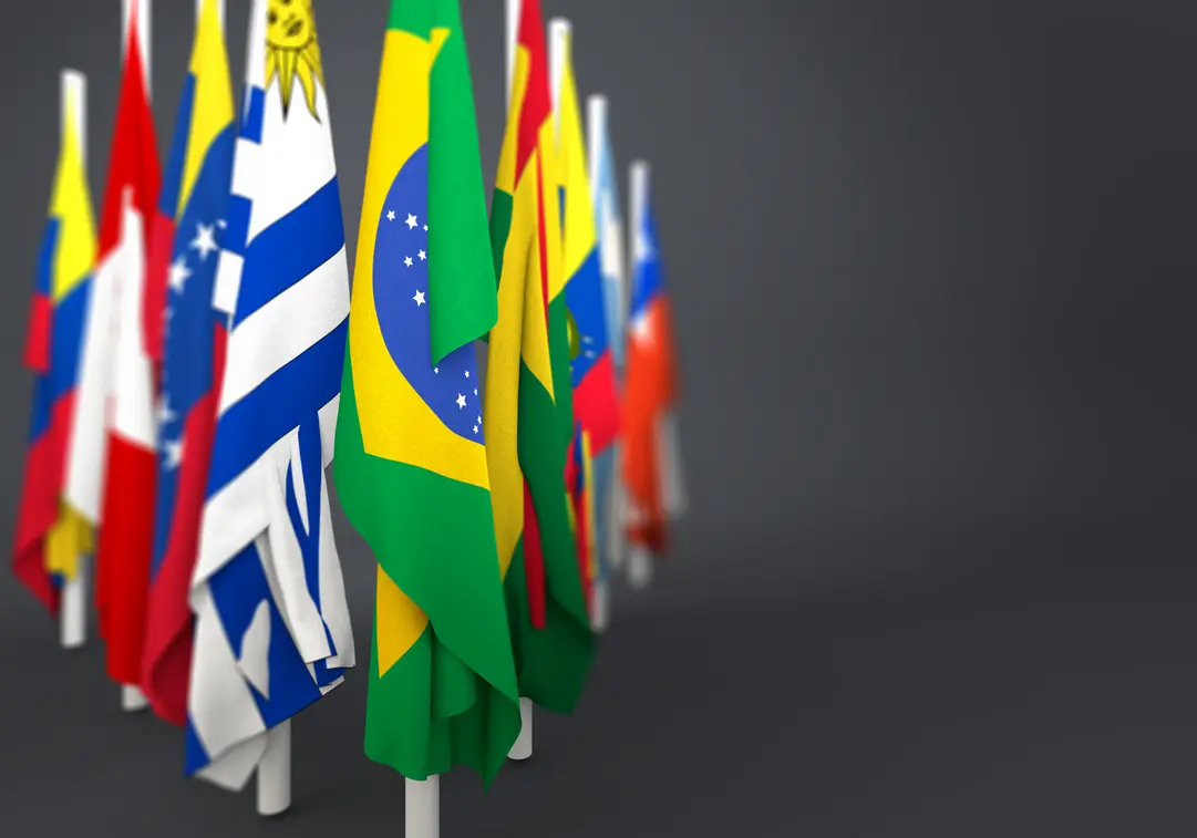 Mudança no Fluxo de Capital Estrangeiro: Como se Proteger 6 Descubra como a debandada do fluxo de capital estrangeiro de tecnologia afeta o Brasil e conheça as 3 táticas para proteger seu dinheiro hoje.