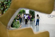 Descubra a exposição Constelações Contemporâneas no Teatro Nacional. Uma mostra imperdível com 41 artistas e entrada franca. Confira os detalhes aqui!