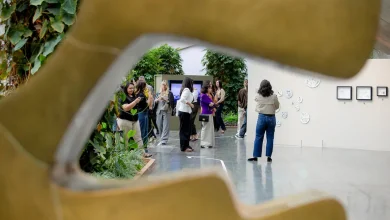 Descubra a exposição Constelações Contemporâneas no Teatro Nacional. Uma mostra imperdível com 41 artistas e entrada franca. Confira os detalhes aqui!