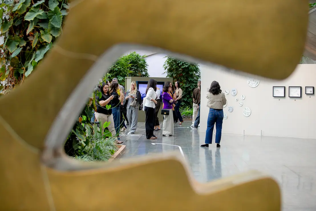Constelações Contemporâneas: Arte e Cultura no Teatro Nacional 6 Descubra a exposição Constelações Contemporâneas no Teatro Nacional. Uma mostra imperdível com 41 artistas e entrada franca. Confira os detalhes aqui!