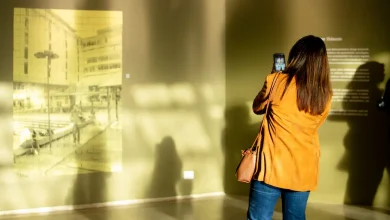 Explore a mostra Constelações Contemporâneas no Teatro Nacional Claudio Santoro. Visitas guiadas com artistas e entrada gratuita até 17 de julho.