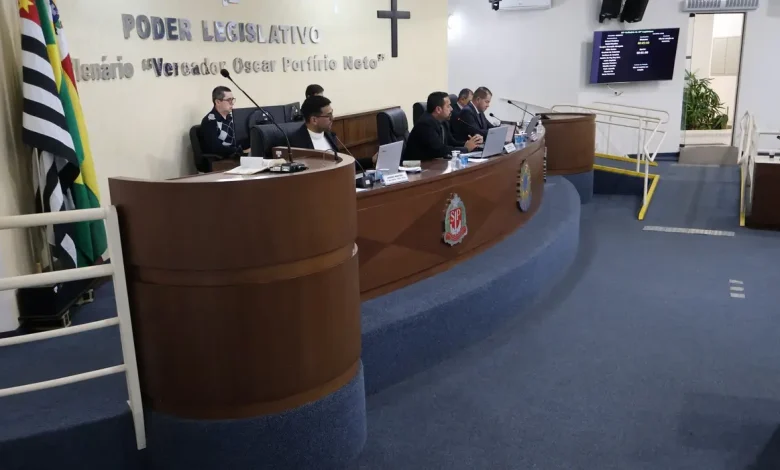 Veja os principais projetos aprovados pela Câmara de Paraguaçu Paulista na 30ª Sessão, incluindo verbas para assistência social e parcelamento do IMSS.