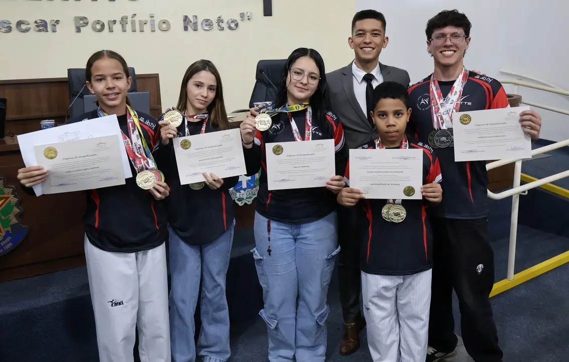 Atletas da APTKD de Paraguaçu Paulista conquistam três medalhas de ouro no Paulista e garantem vaga no Brasileiro de Taekwondo. Veja os detalhes!