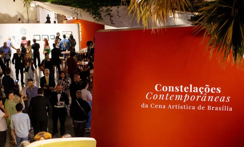Explore a mostra Constelações Contemporâneas no Teatro Nacional em Brasília. Mais de 200 obras de 41 artistas com entrada totalmente gratuita. Confira!
