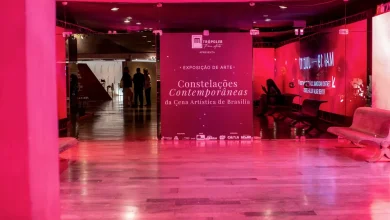 Explore a mostra Constelações Contemporâneas em Brasília. Com 41 artistas e 200 obras, a exposição gratuita redefine a identidade cultural da capital federal.