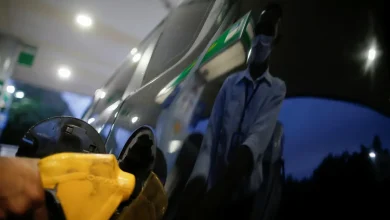 Petrobras reduz preço do diesel em R$ 0,35, trazendo alívio aos postos. Entenda os riscos do subsídio governamental e os impactos em Paraguaçu Paulista.